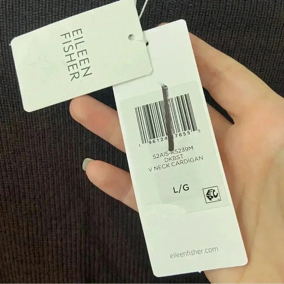 NWT Eileen Fisher 100% Extra Fine Merino Wool V-Neck Cardigan Sweater size Large - Picture 8 of 10